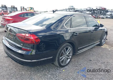2017 Volkswagen Passat 1.8T R-Line из США, поврежденный, VIN 1VWDT7A34HC080548